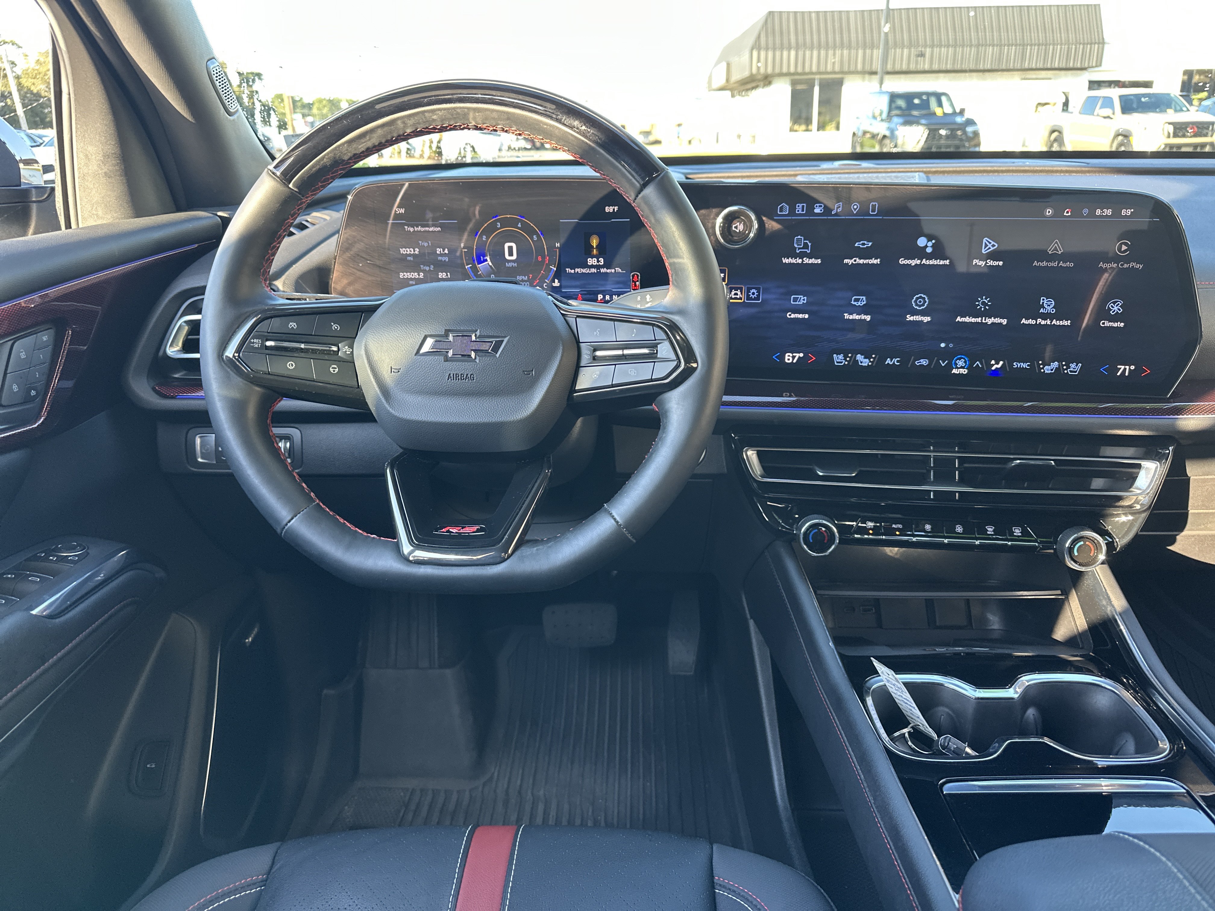 Used 2025 Chevrolet Traverse RS FWD image 15