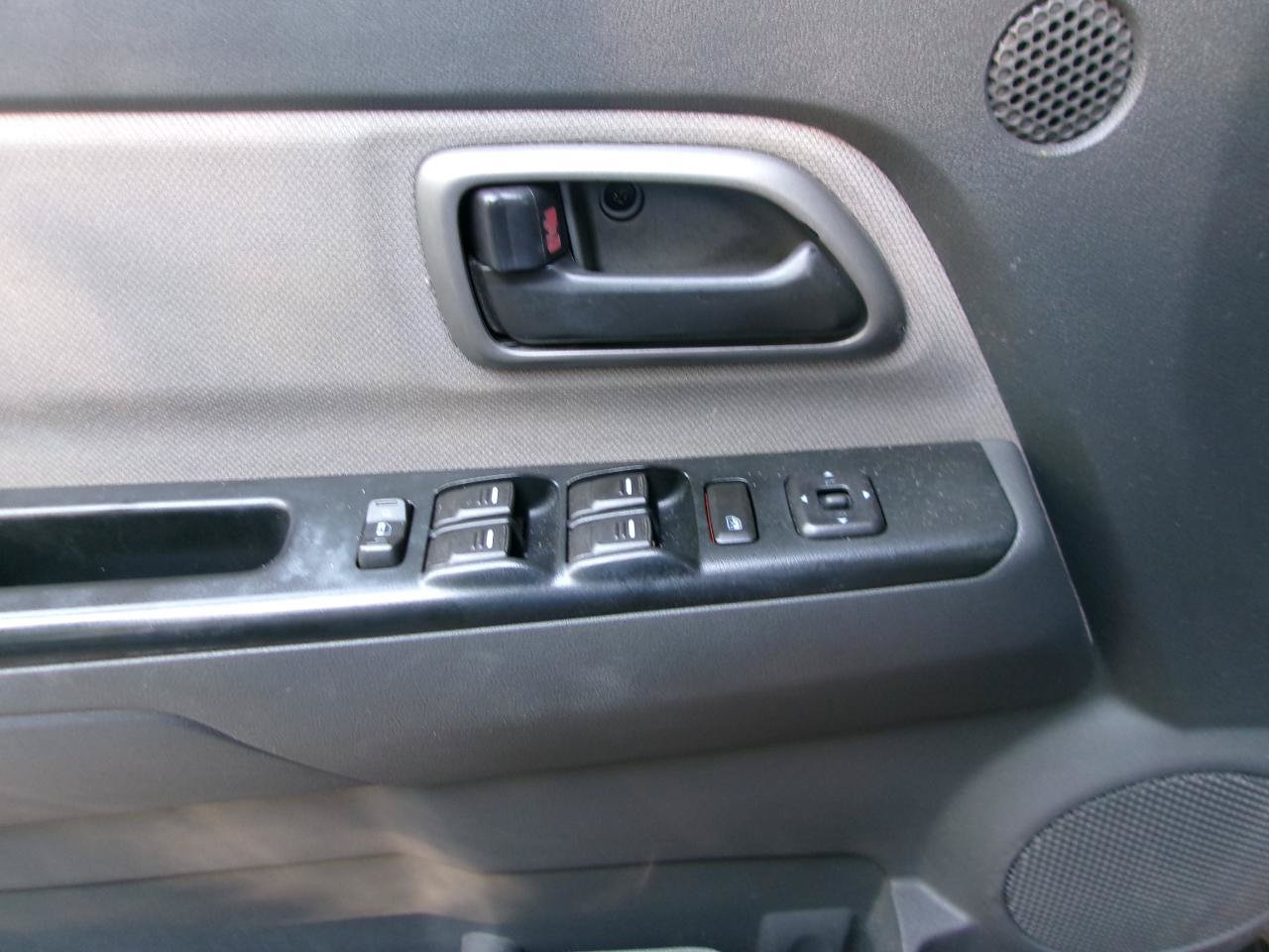 Used 2004 Chevrolet Colorado LS w/ Power Convenience Package AWD/4WD image 11