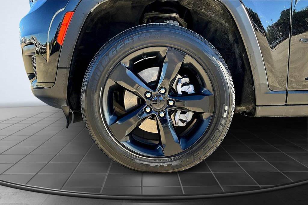 Used 2024 Jeep Grand Cherokee L Altitude image 9