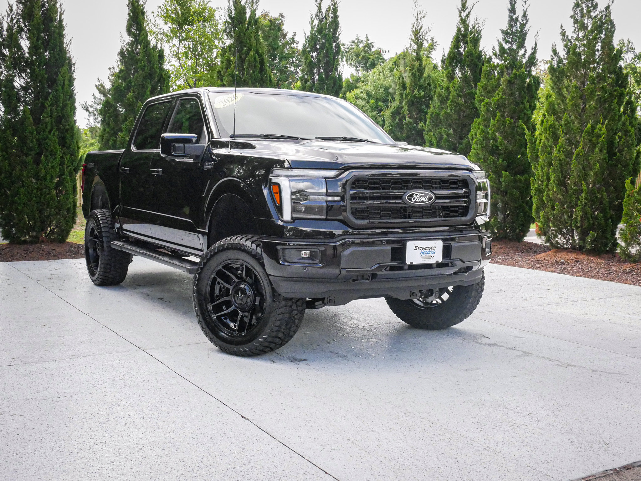 Used 2026 Ford F150 Lariat w/ Equipment Group 502A High AWD/4WD image 2