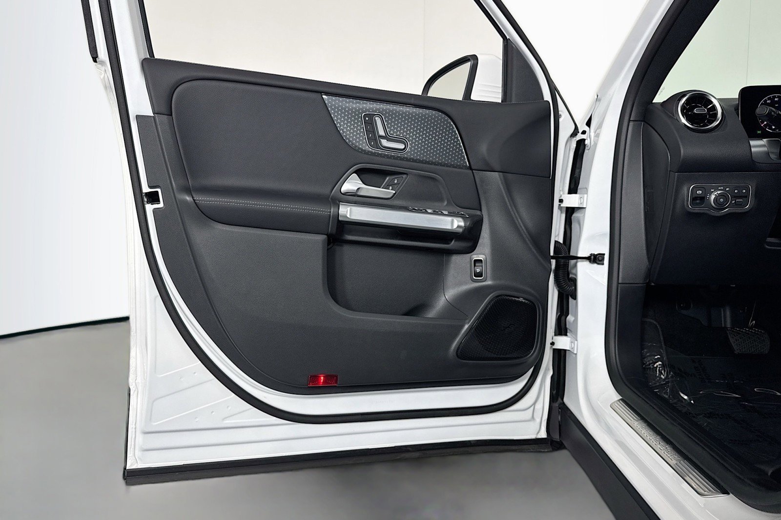 New 2026 Mercedes-Benz GLB 250 image 20