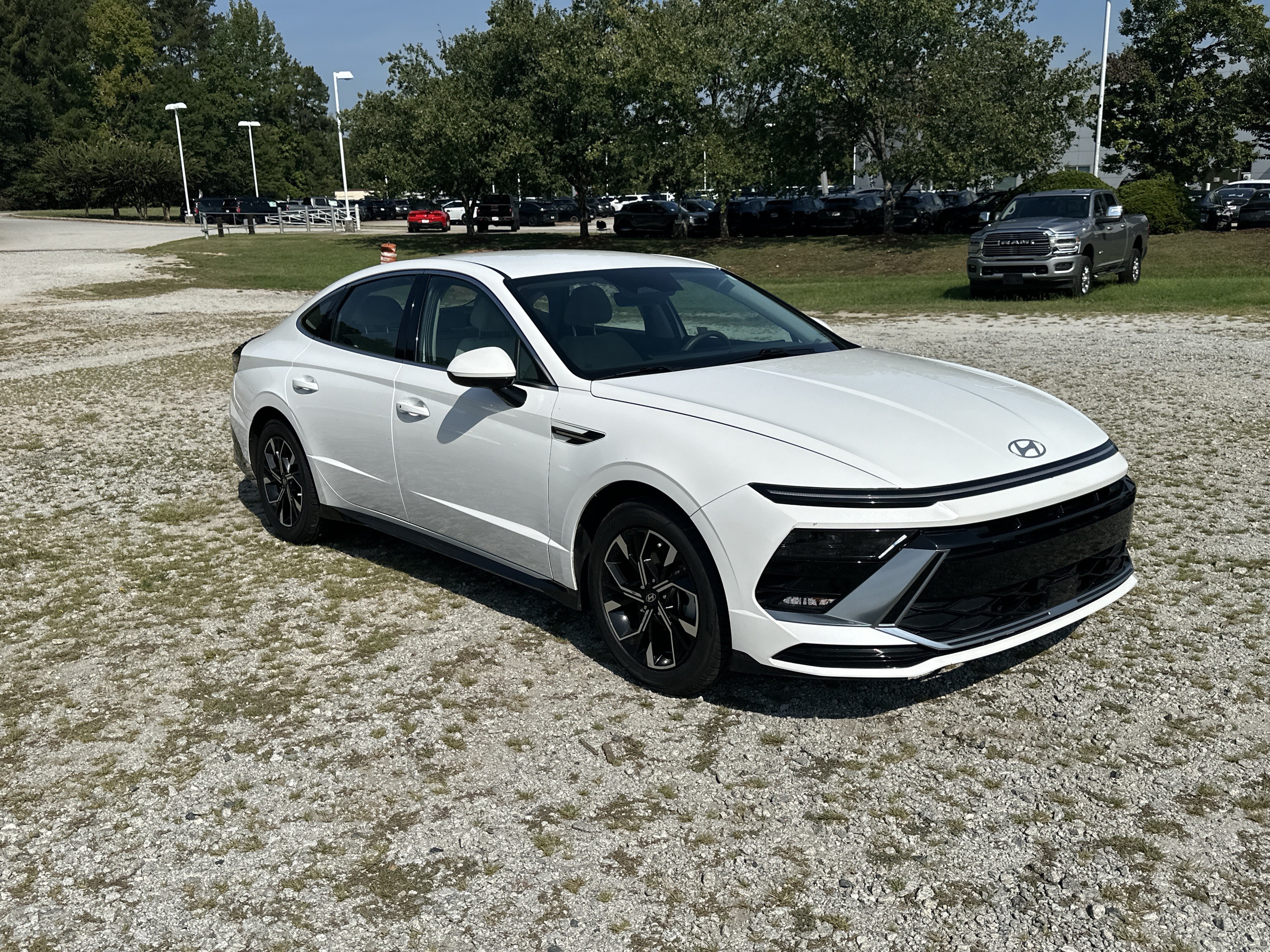 Used 2024 Hyundai Sonata SEL FWD image 3