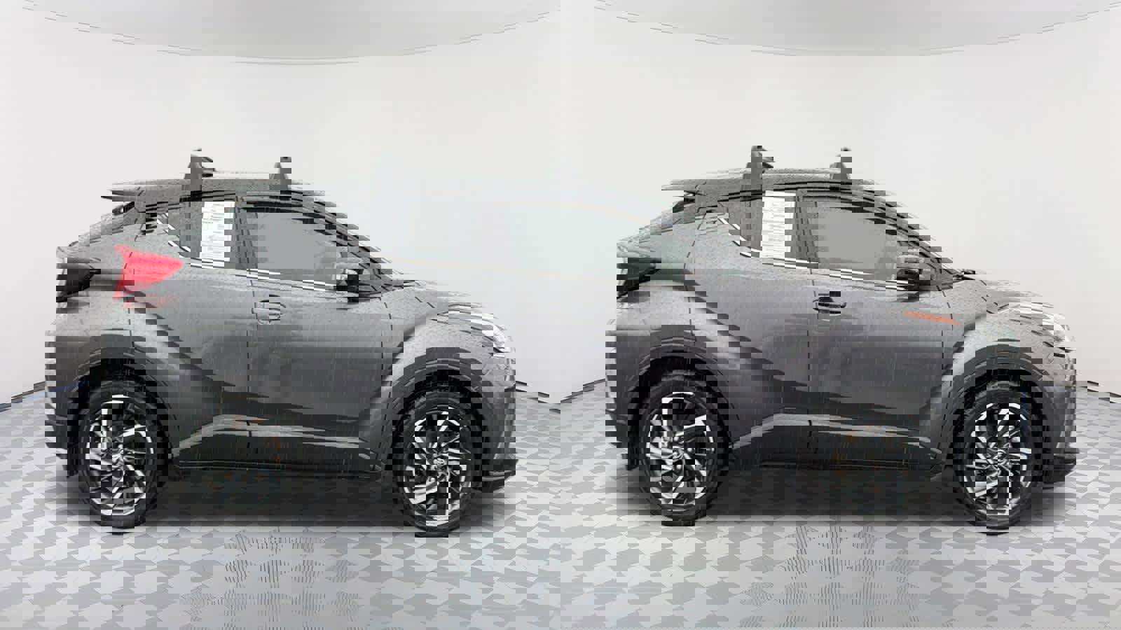 Used 2022 Toyota C-HR Limited image 4