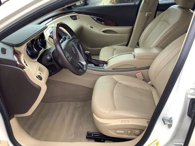 Used 2013 Buick LaCrosse Premium w/ Entertainment Package FWD image 9