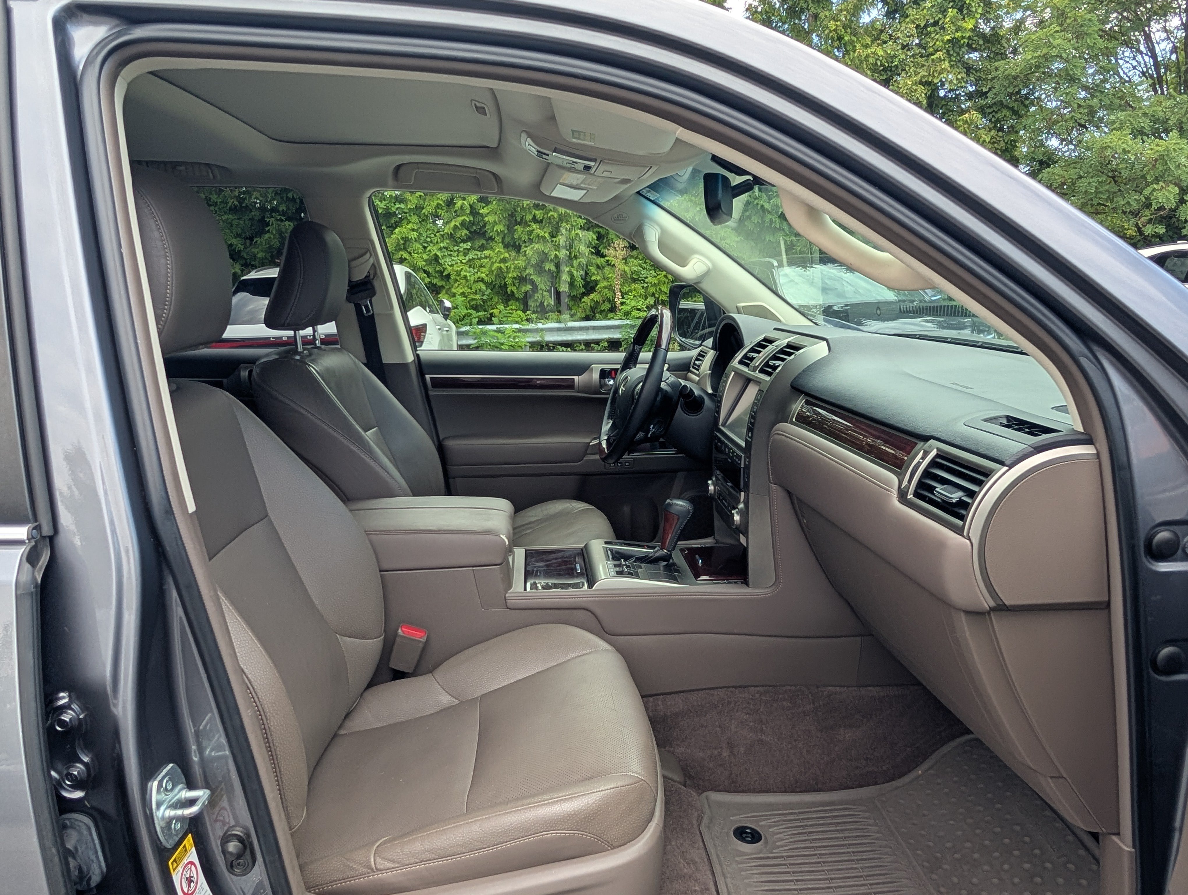 Used 2017 Lexus GX 460 Premium w/ Premium Package AWD/4WD image 9