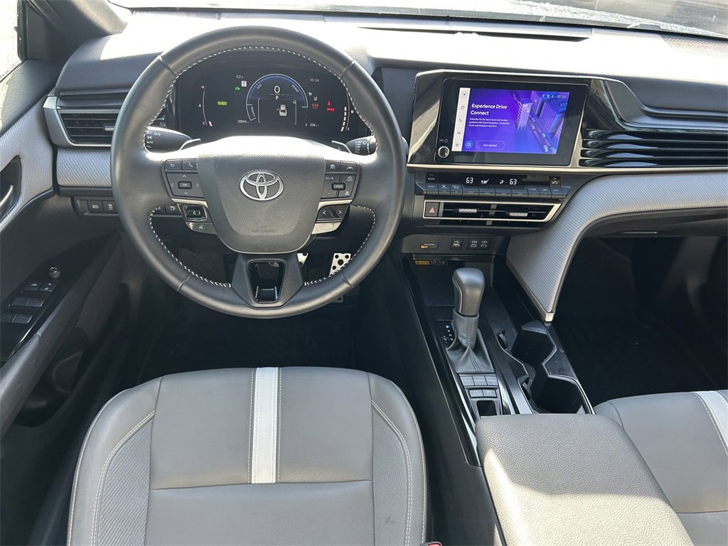Used 2025 Toyota Camry SE image 16