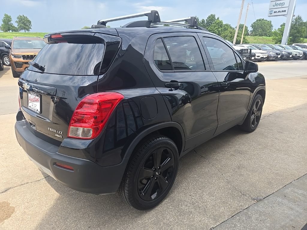 Used 2016 Chevrolet Trax LTZ w/ Midnight Edition AWD/4WD image 11