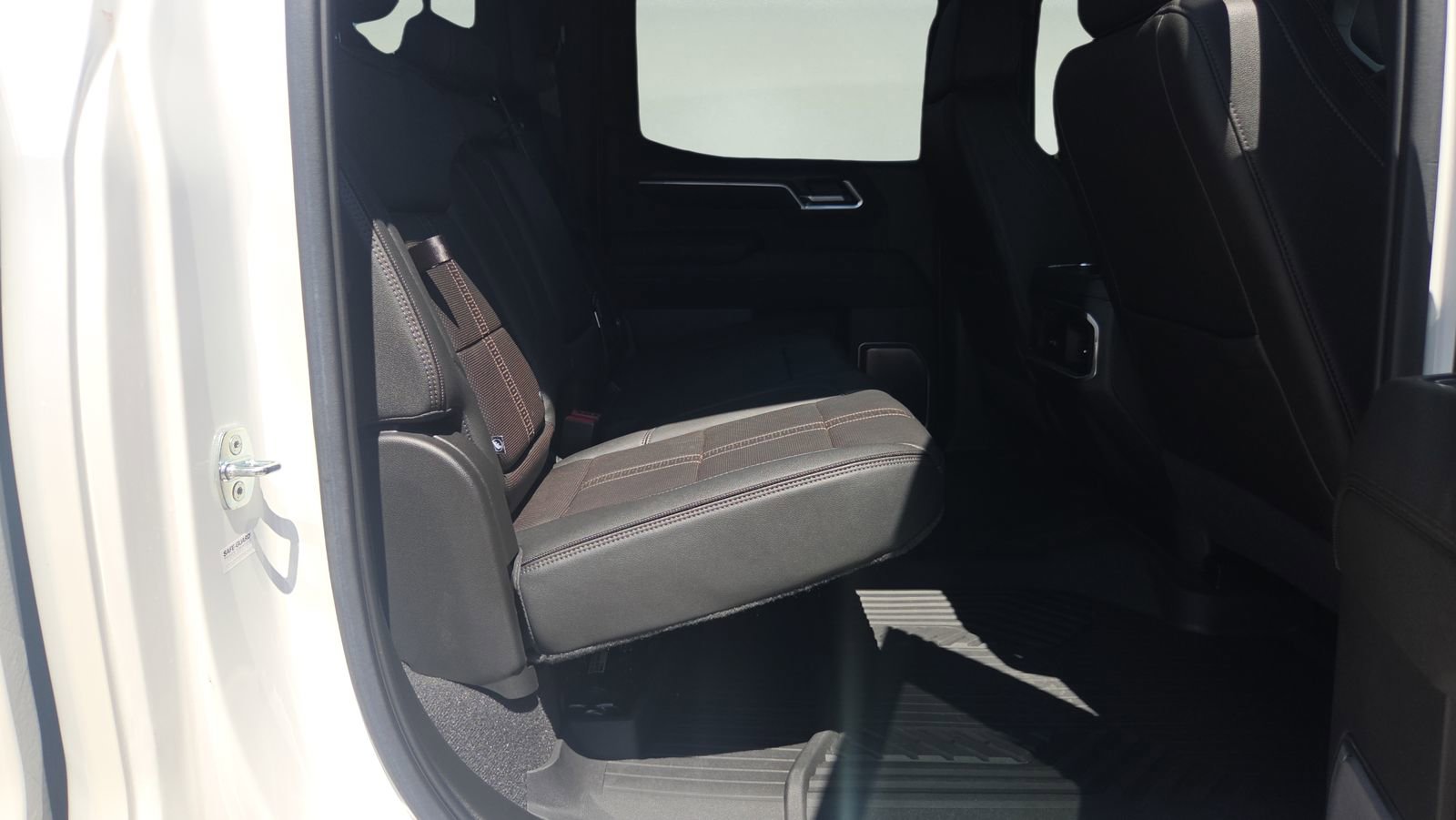 Used 2022 Chevrolet Silverado 1500 High Country w/ Z71 Off-Road Package image 14