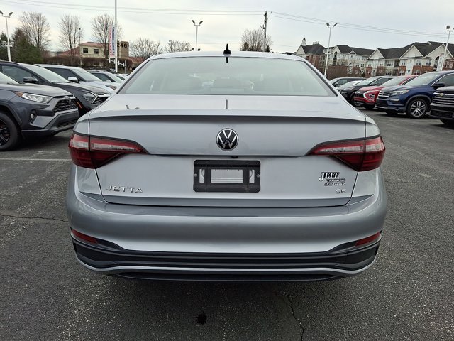 Used 2023 Volkswagen Jetta SE w/ Panoramic Sunroof Package FWD image 7