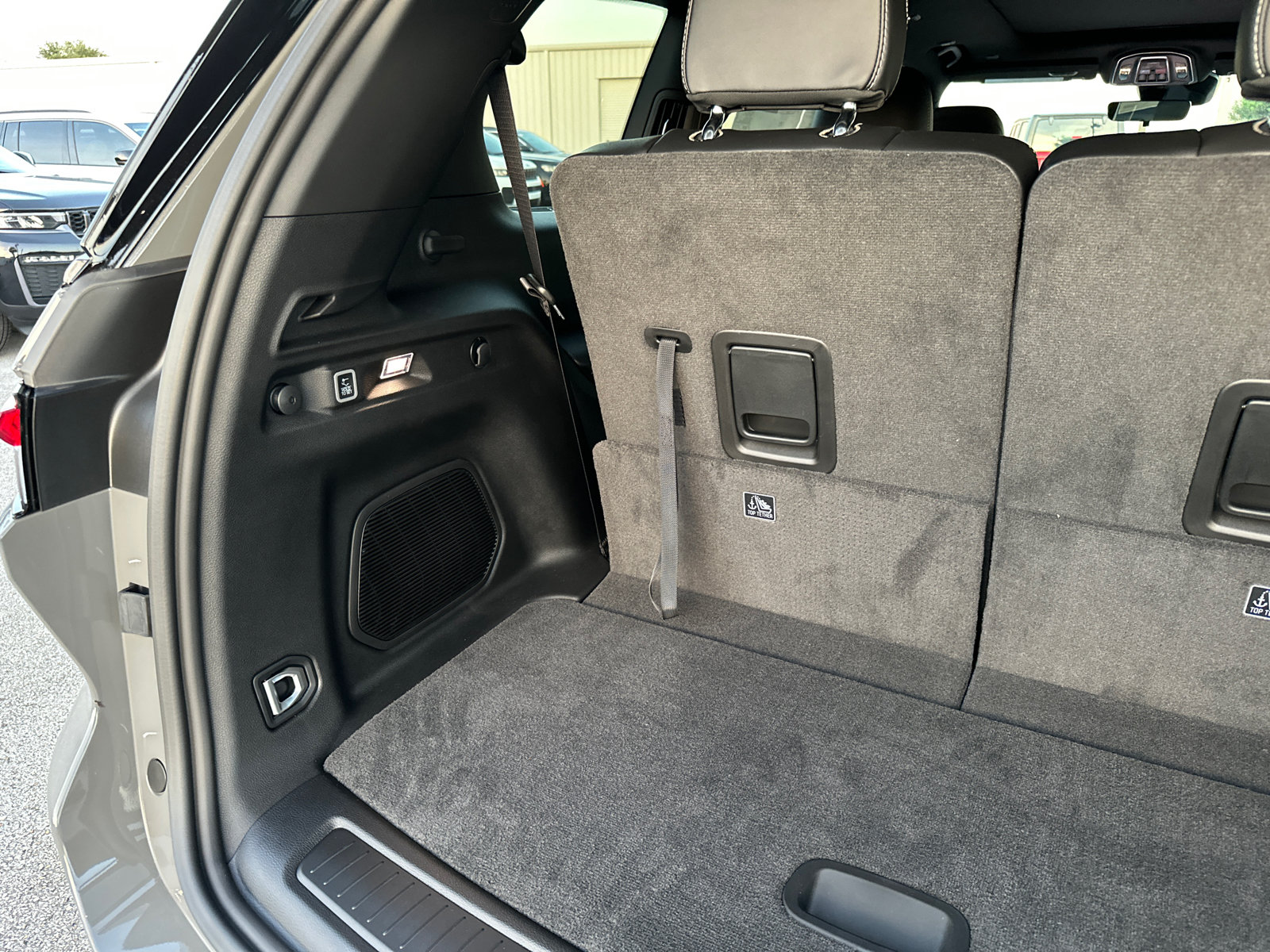 New 2027 Jeep Grand Cherokee L Limited w/ Limited Altitude Package RWD image 18