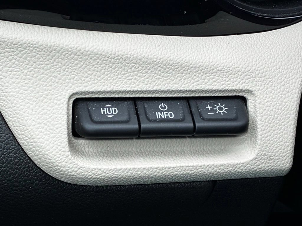 Used 2020 Buick Encore GX Essence w/ Advanced Technology Package AWD/4WD image 9