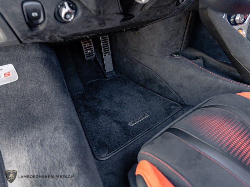Used 2026 McLaren 750S RWD image 30