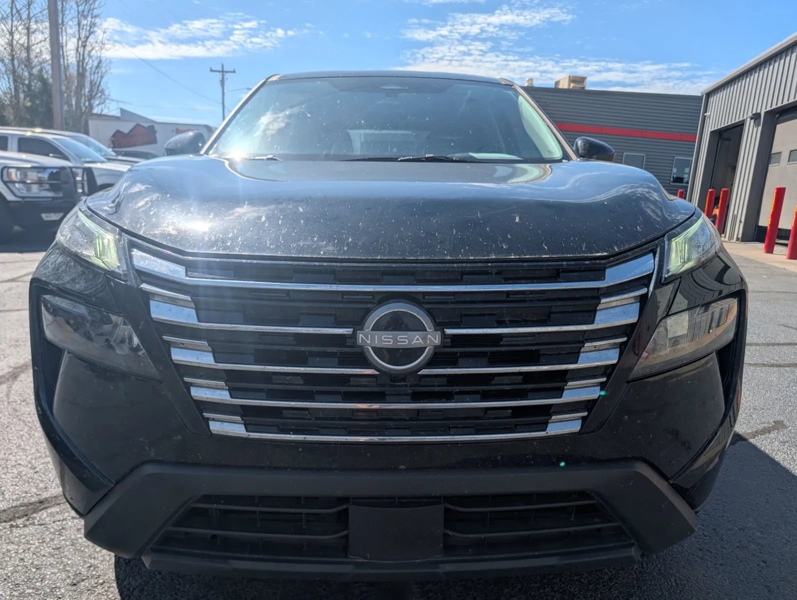 Used 2025 Nissan Rogue SV image 6