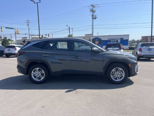 New 2026 Hyundai Tucson SE w/ Tow & Go Package FWD image 6