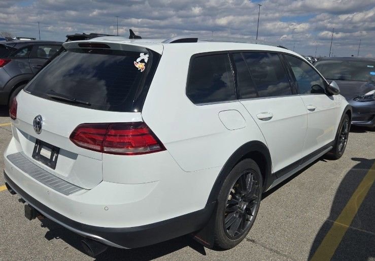 Used 2019 Volkswagen Golf Alltrack image 4