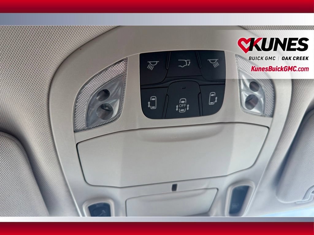 Used 2023 Chrysler Pacifica Limited FWD image 23
