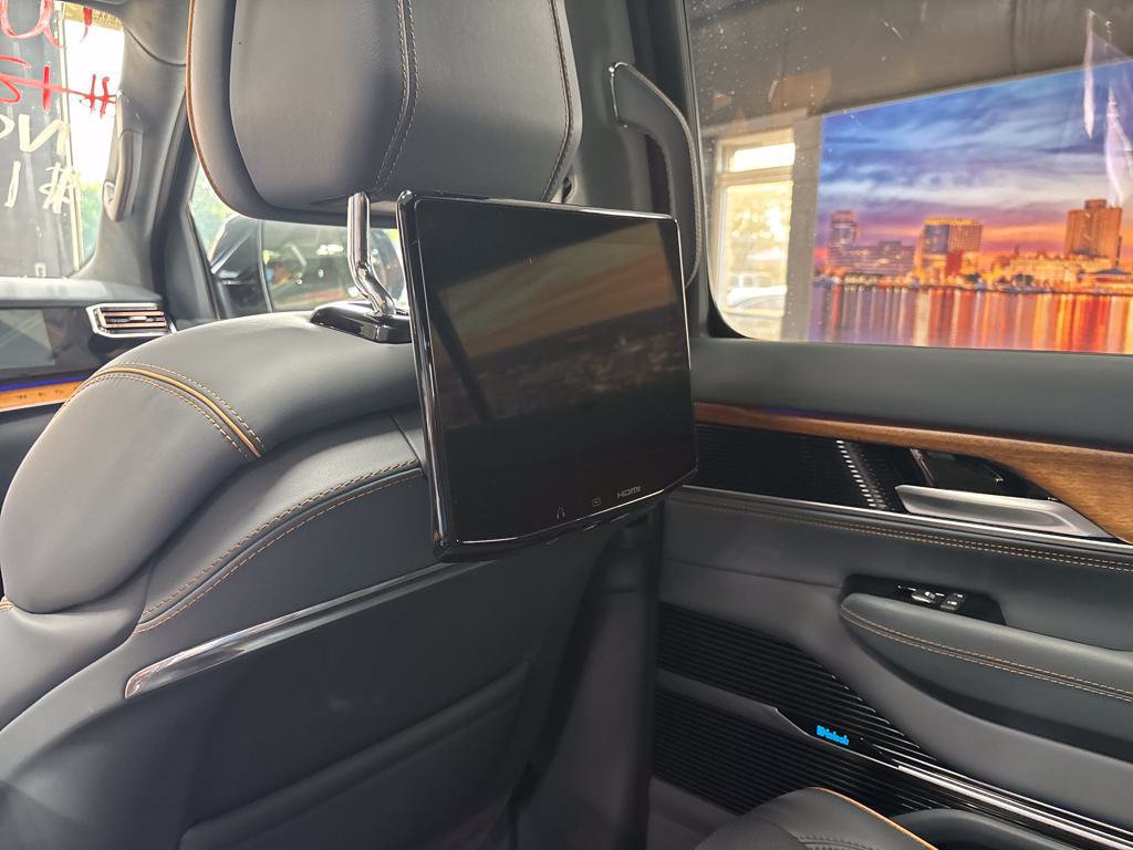 New 2024 Jeep Grand Wagoneer L Series III w/ Rear Seat Video Group 1 AWD/4WD image 15