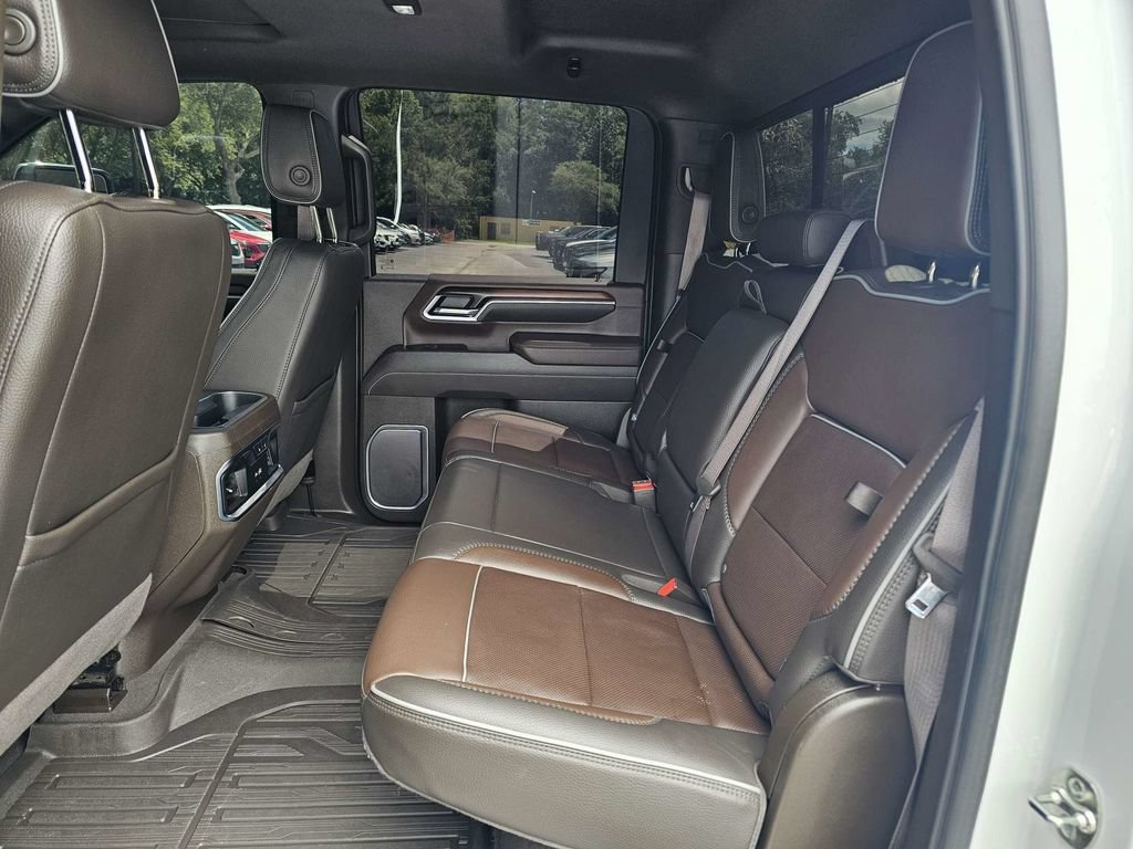 Used 2025 GMC Sierra 3500 Denali w/ Denali Reserve Package AWD/4WD image 14