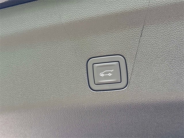 New 2026 Chevrolet Suburban Premier image 13