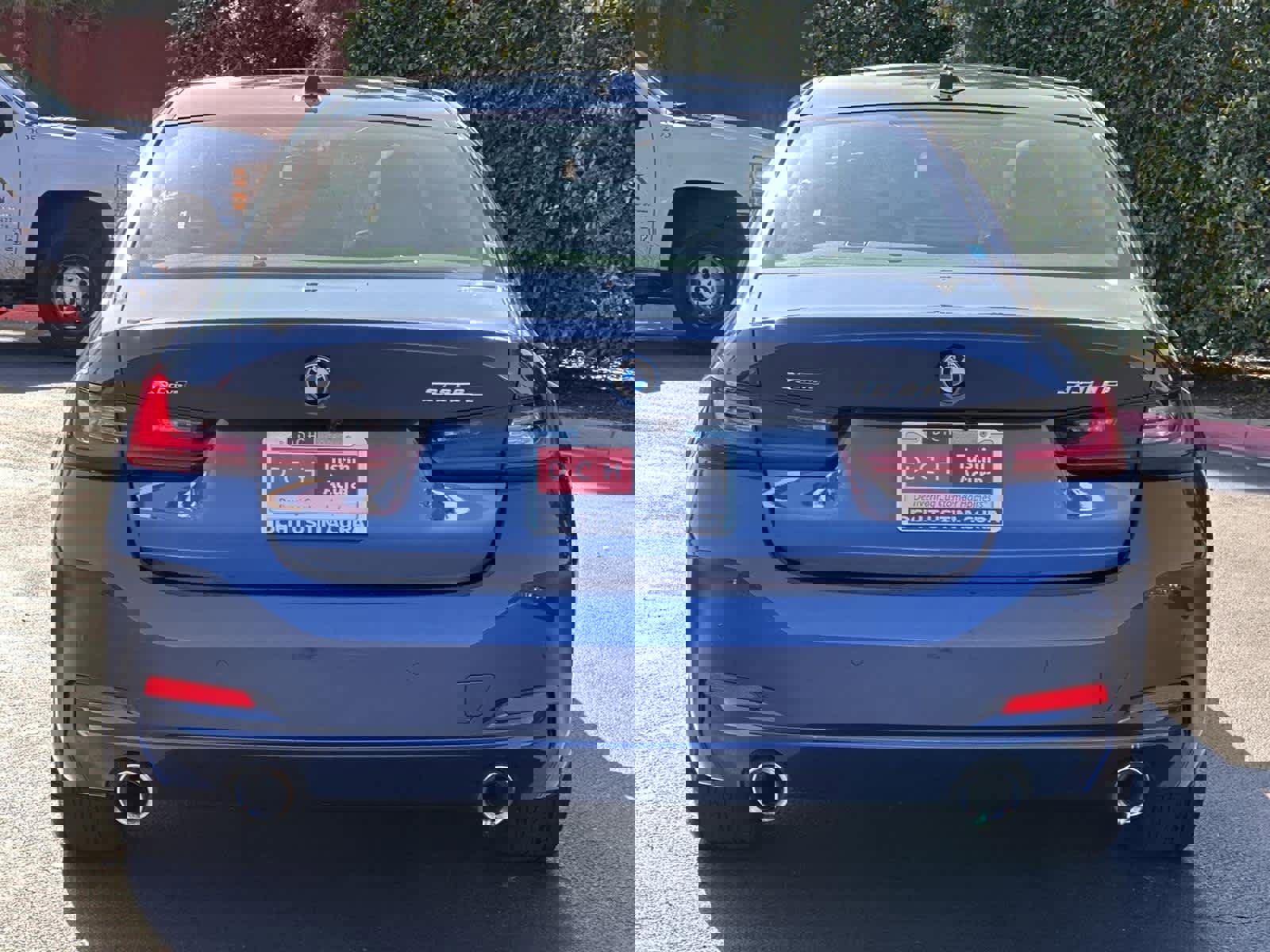 Used 2023 BMW 330e xDrive w/ Convenience Package image 5