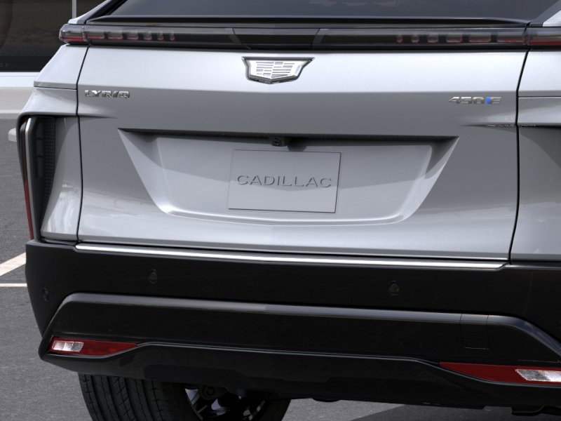 New 2026 Cadillac Lyriq Luxury w/ LPO, Bronce Accent Package RWD image 38
