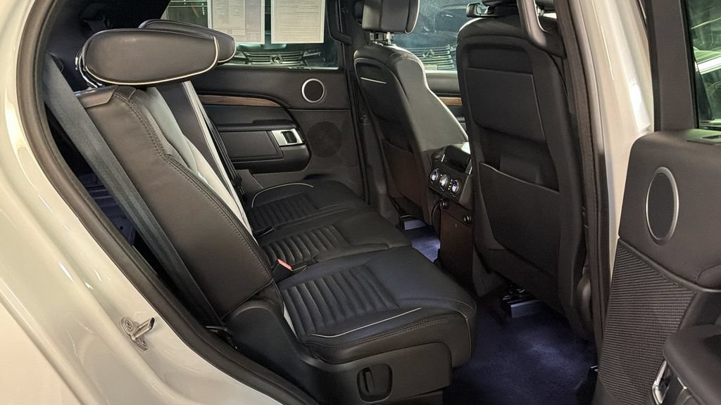 Used 2020 Land Rover Discovery HSE Luxury AWD/4WD image 12