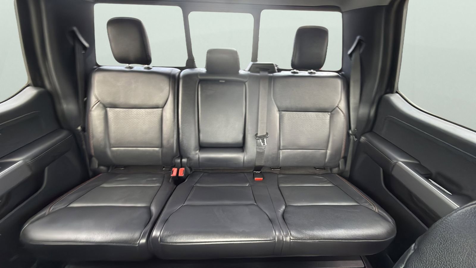 Used 2024 Ford F350 Lariat w/ FX4 Off-Road Package AWD/4WD image 25