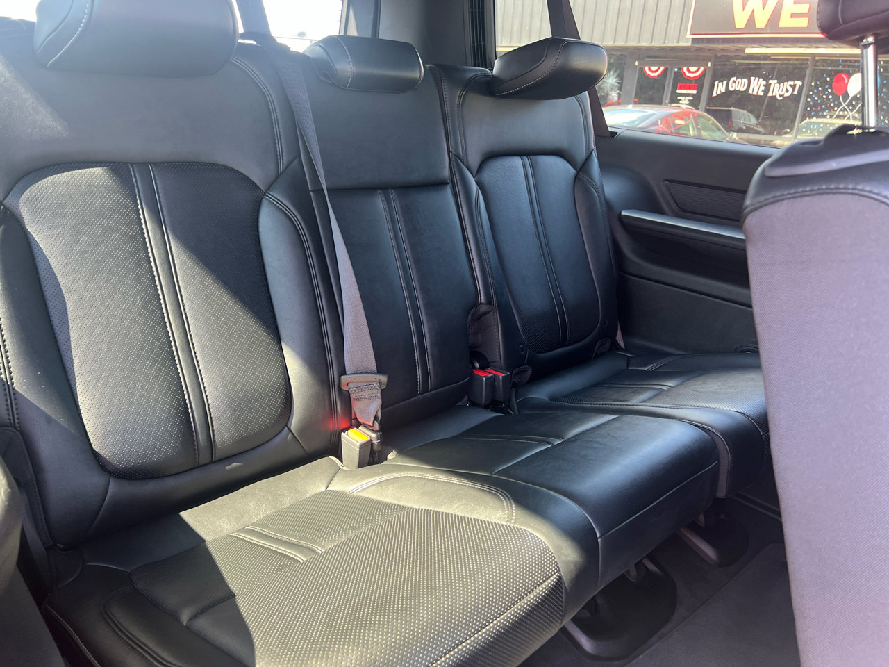 Used 2023 Jeep Wagoneer L Series II image 10