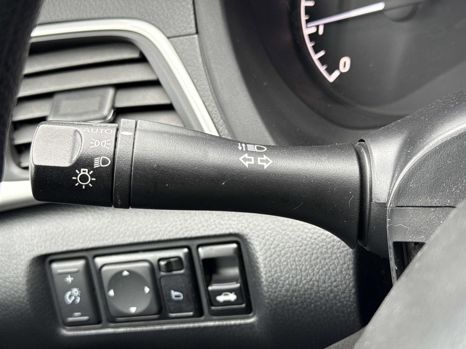 Used 2016 Nissan Sentra S image 15