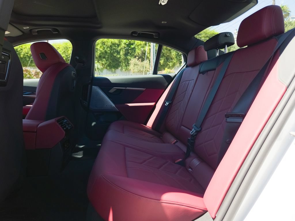 Used 2026 BMW i5 eDrive40 RWD image 9