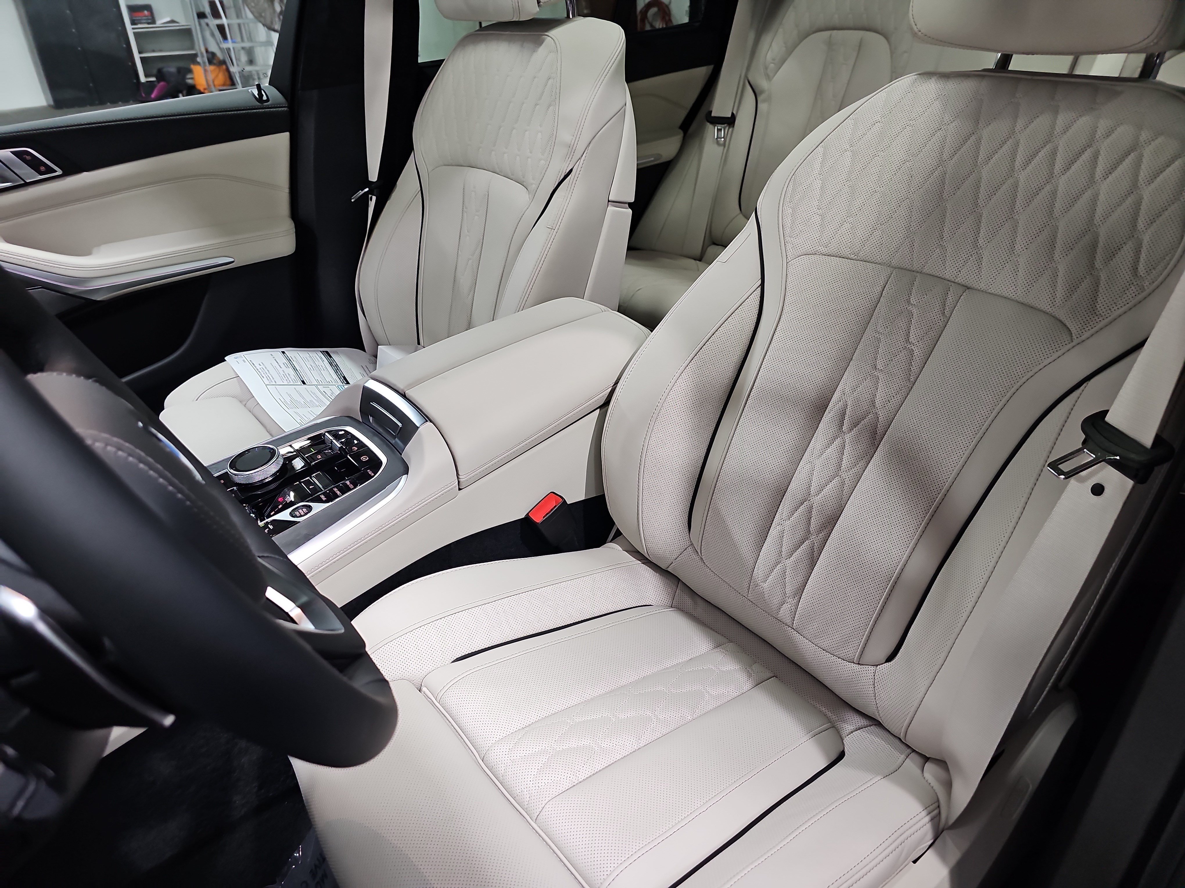 New 2026 BMW X5 xDrive40i w/ Off-Road Package AWD/4WD image 17