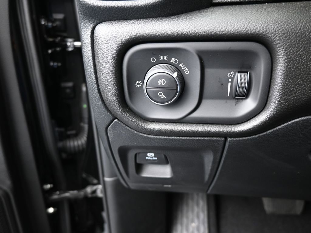 New 2026 RAM 1500 Express image 26