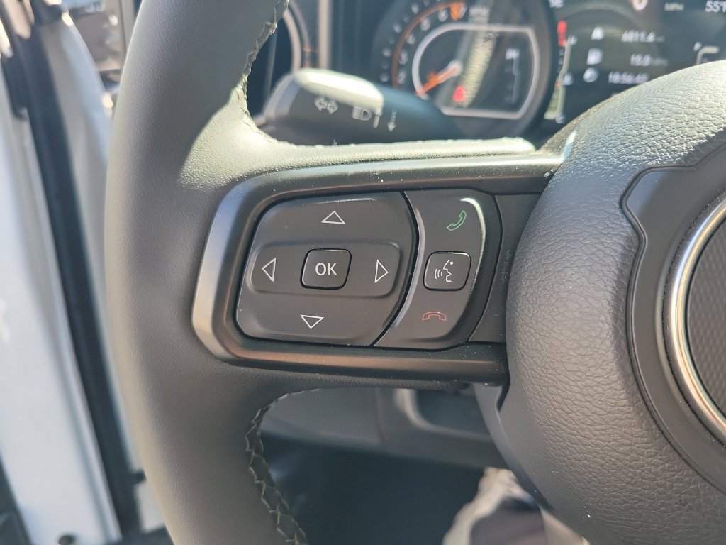 Used 2026 Jeep Gladiator Mojave AWD/4WD image 33