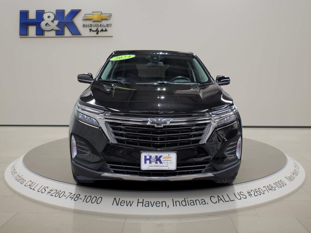 Used 2024 Chevrolet Equinox LT AWD/4WD image 2