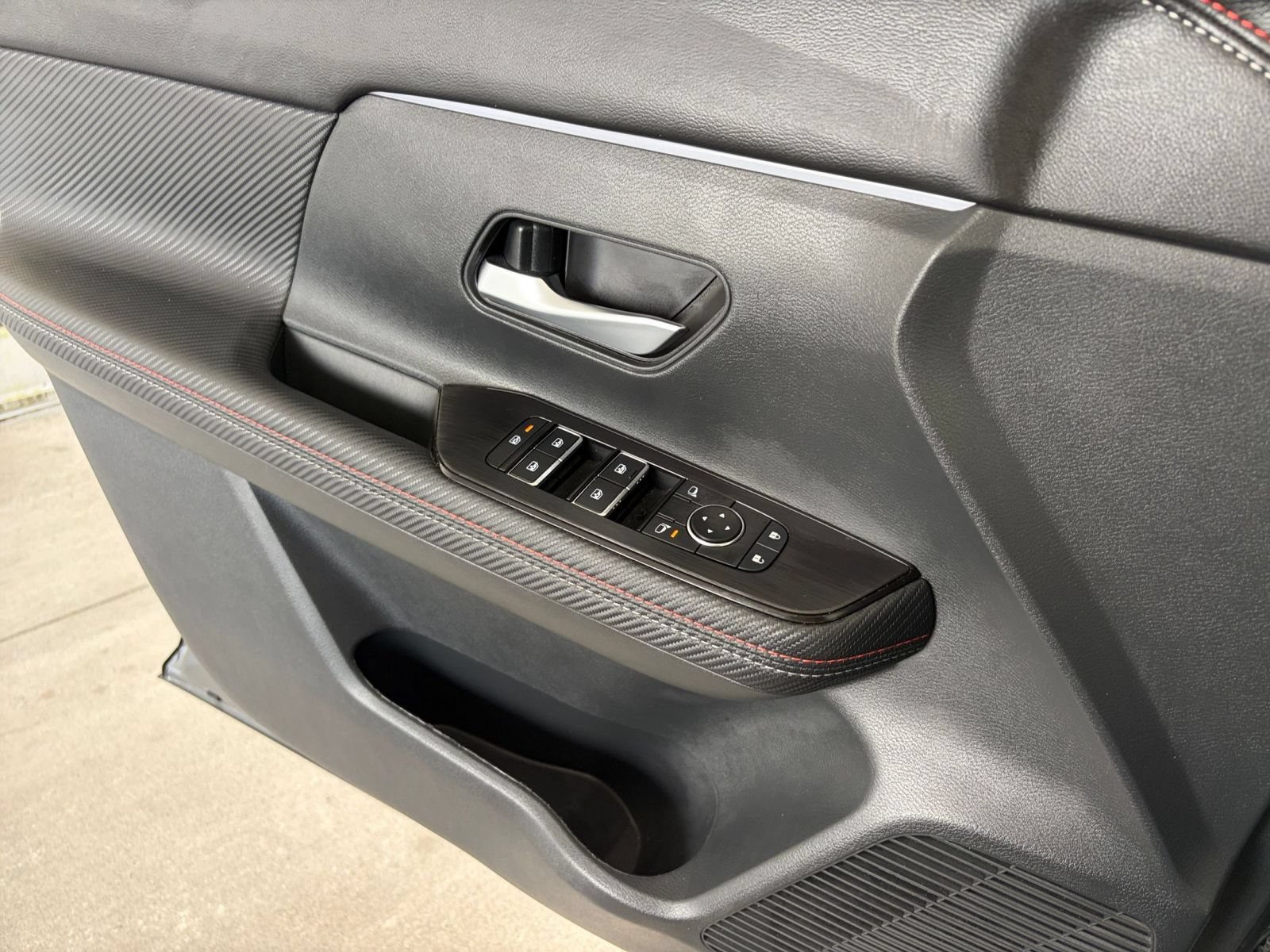 Used 2026 Nissan Kicks SR AWD/4WD image 18