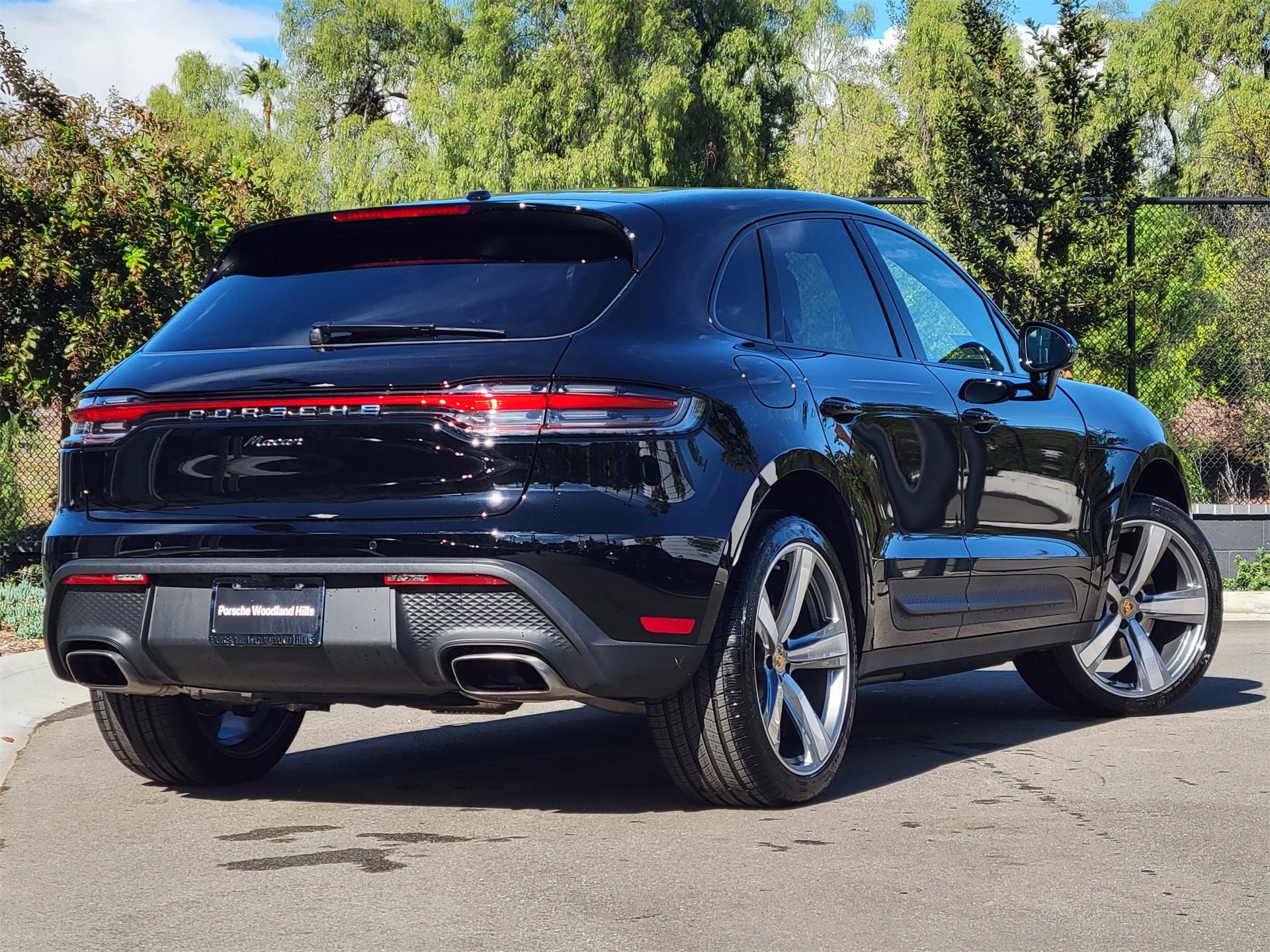 Used 2025 Porsche Macan image 7