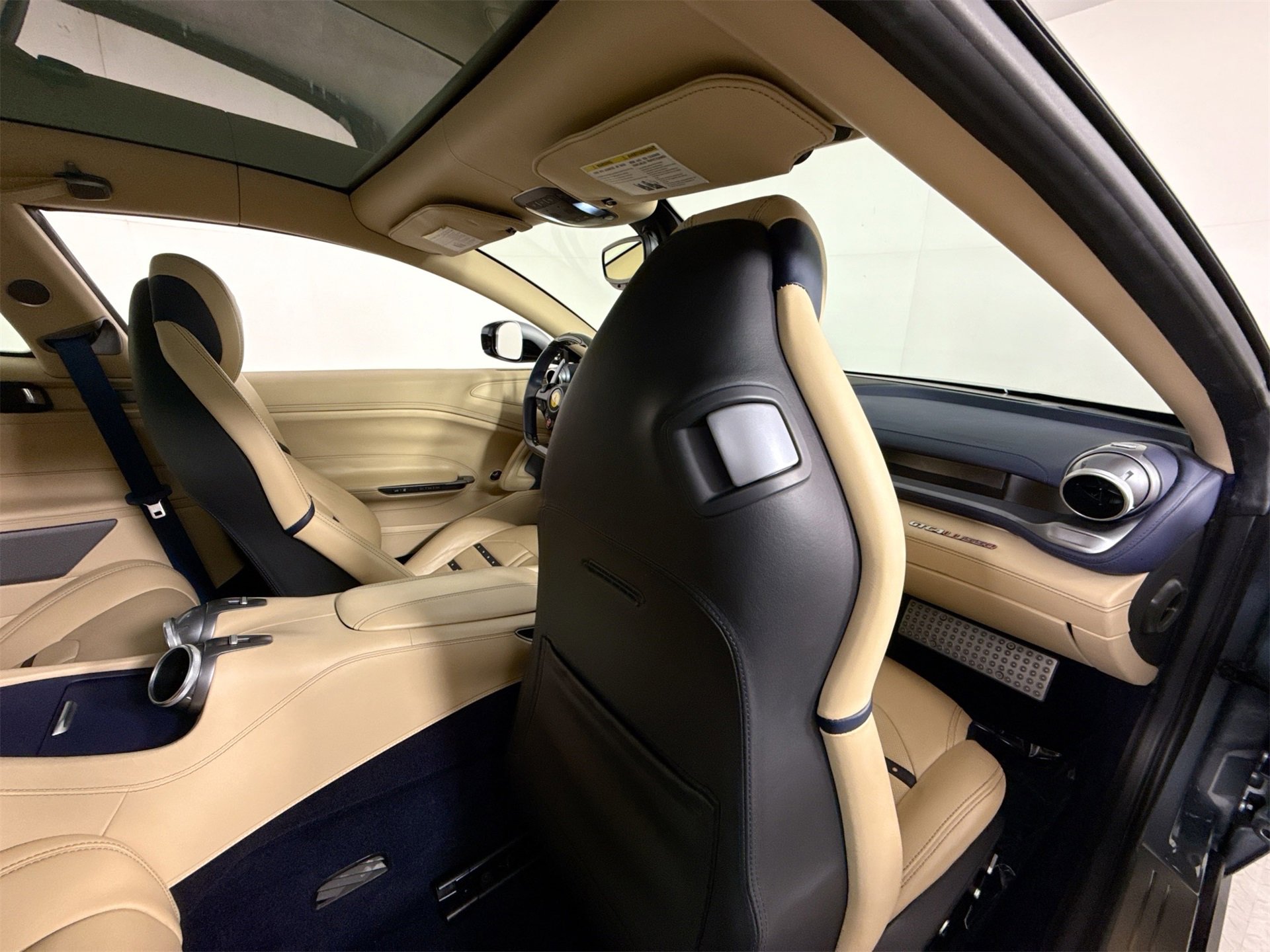 Certified 2018 Ferrari GTC4Lusso image 24