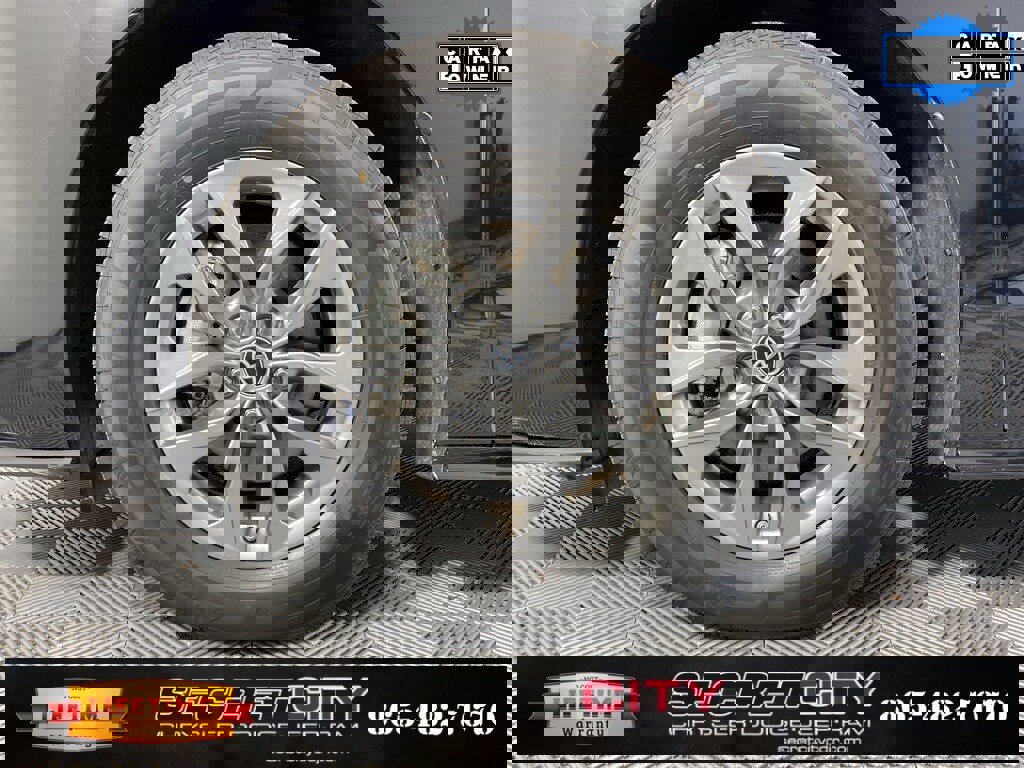 Used 2024 Toyota Sienna LE image 9