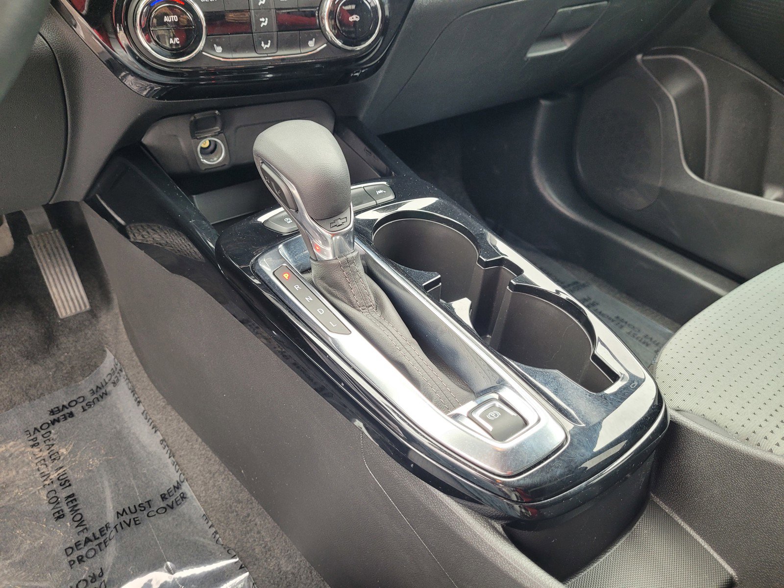 Used 2025 Chevrolet Trax LT w/ LT Convenience Package image 20