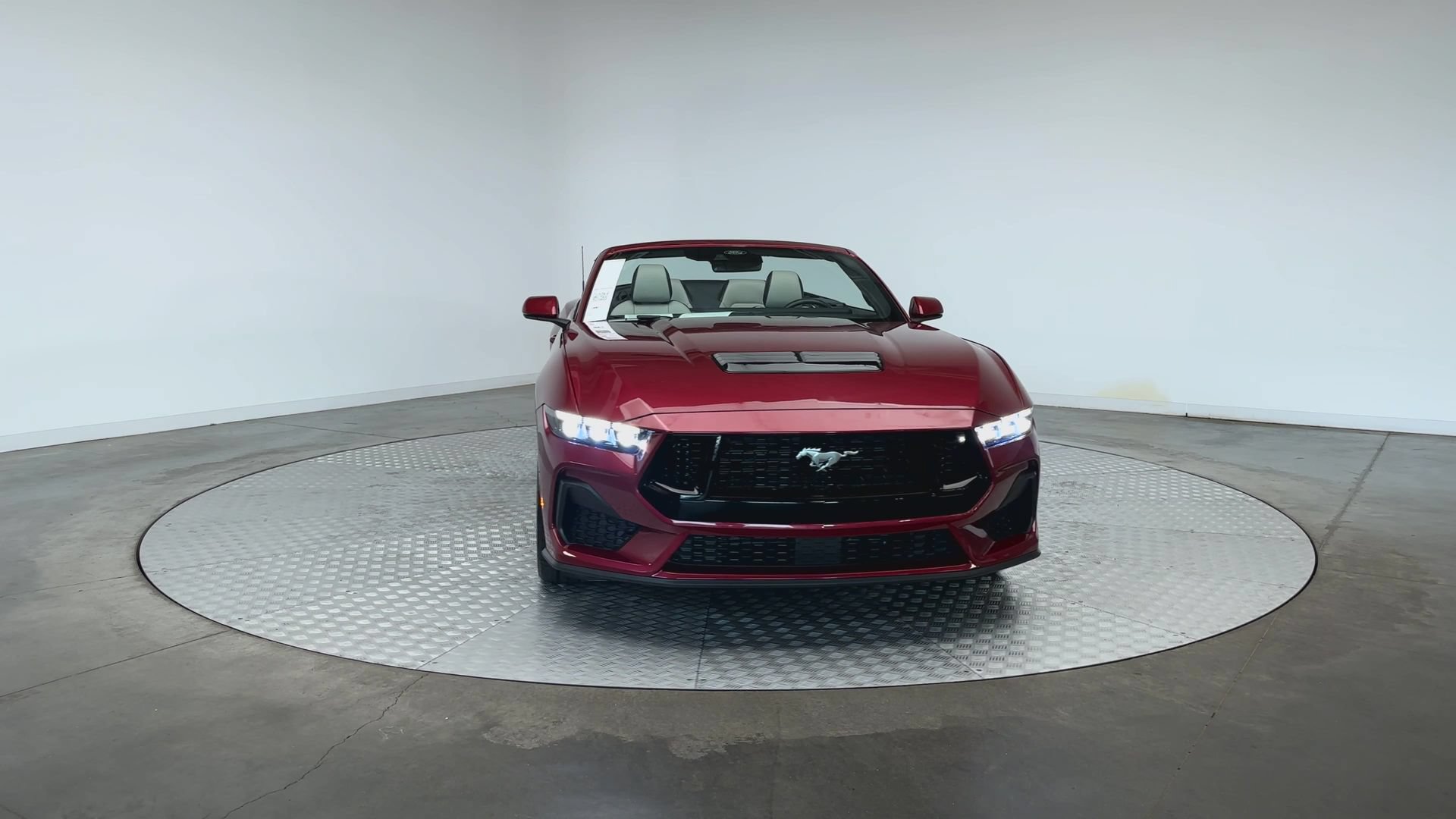 Used 2025 Ford Mustang GT Premium RWD image 3