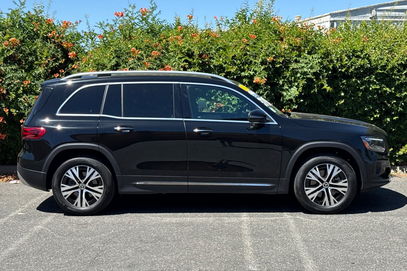 Certified 2025 Mercedes-Benz GLB 250 4MATIC image 2