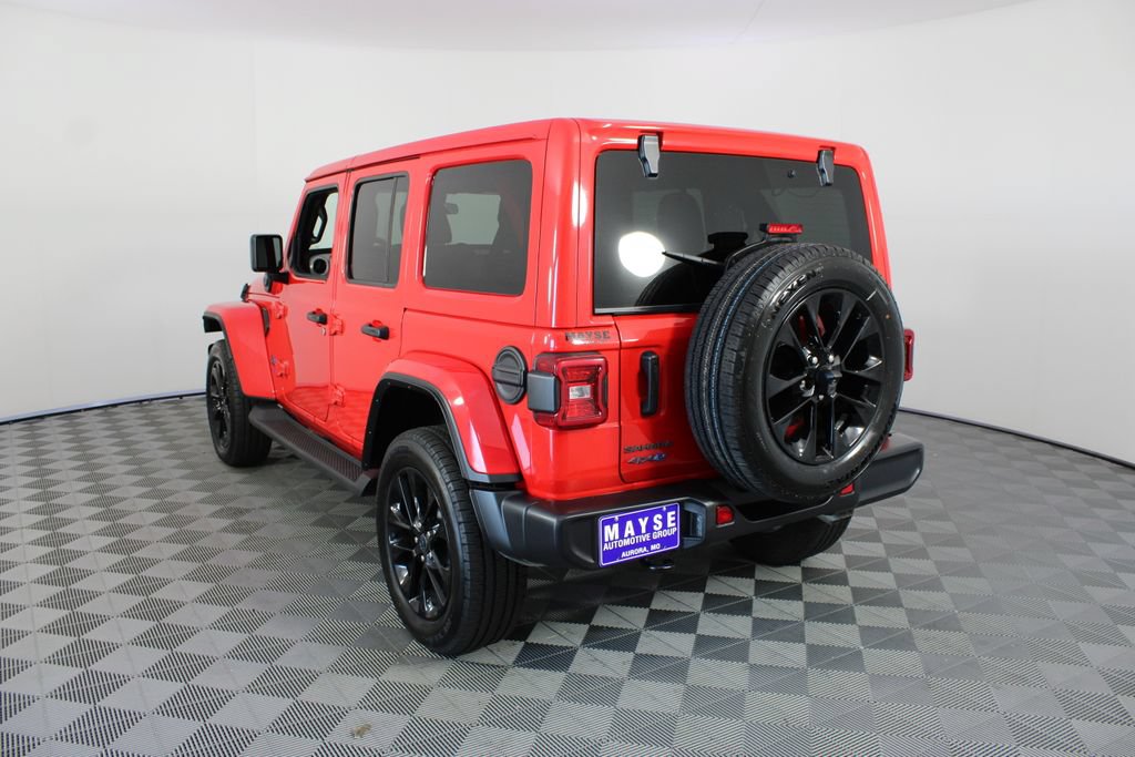 Used 2025 Jeep Wrangler Unlimited Sahara AWD/4WD image 21
