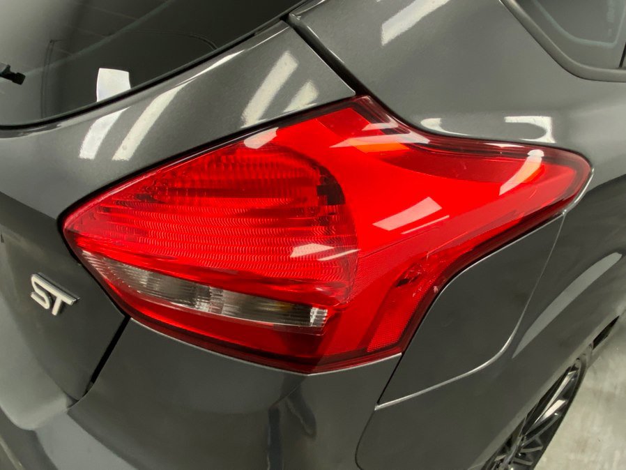 Used 2017 Ford Focus ST w/ Equipment Group 401A image 14