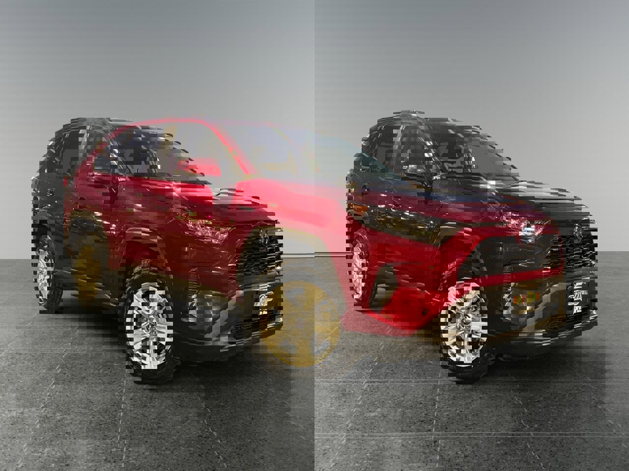 Used 2021 Toyota RAV4 LE image 8