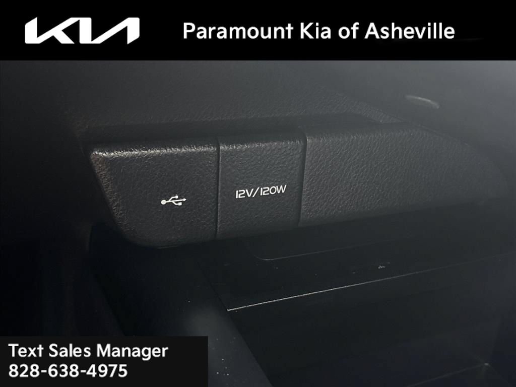 Used 2020 Toyota Camry XSE FWD image 15