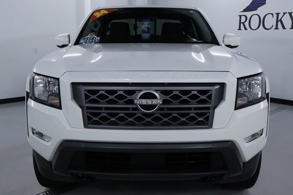 Used 2024 Nissan Frontier SV w/ SV Convenience Package image 2