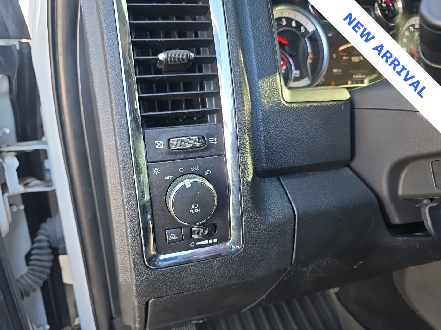 Used 2018 RAM 3500 Laramie w/ Convenience Group image 12