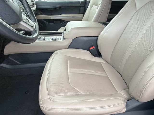 Used 2024 Ford Expedition Max Limited AWD/4WD image 19
