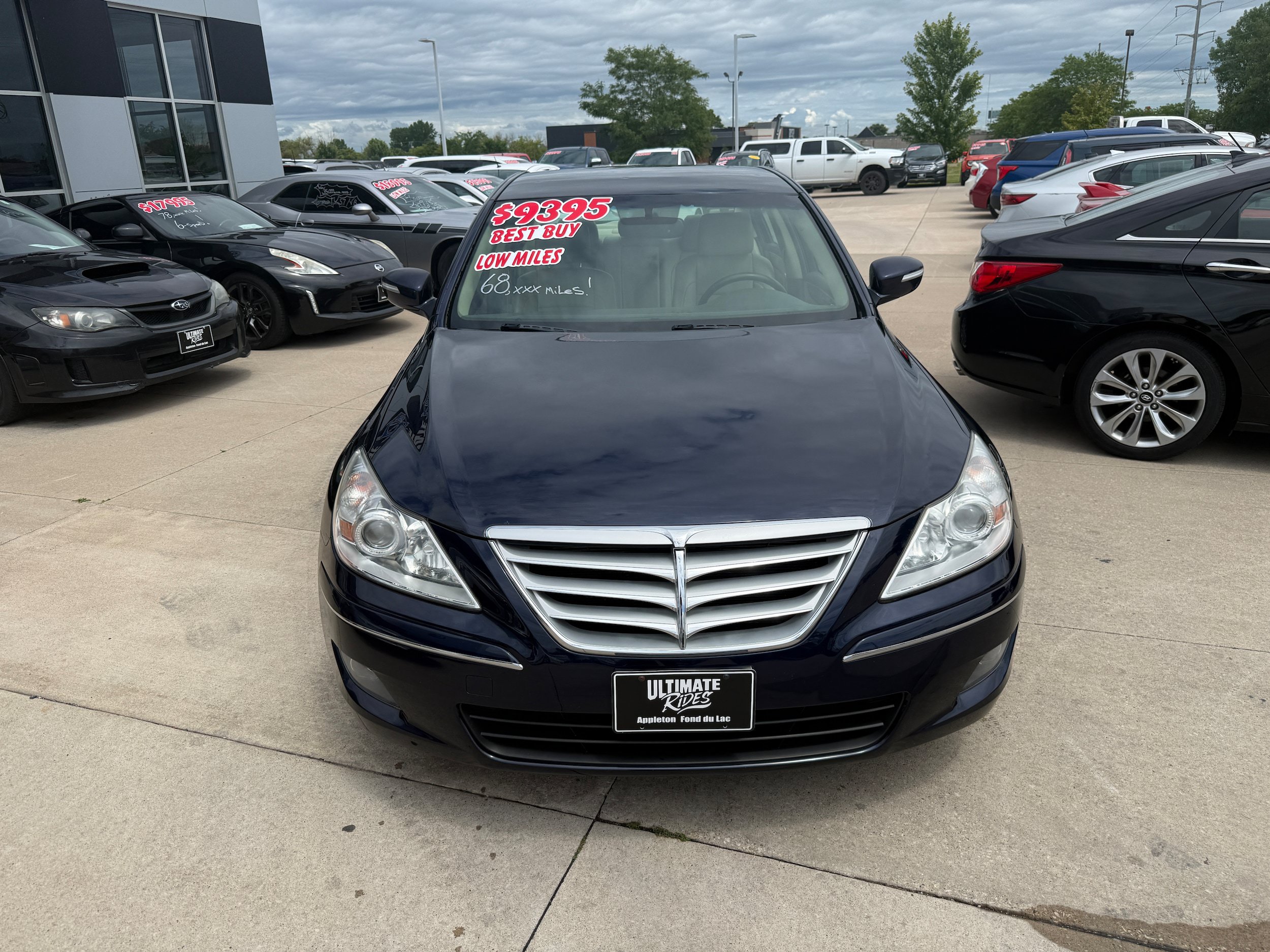Used 2009 Hyundai Genesis 3.8 RWD image 3