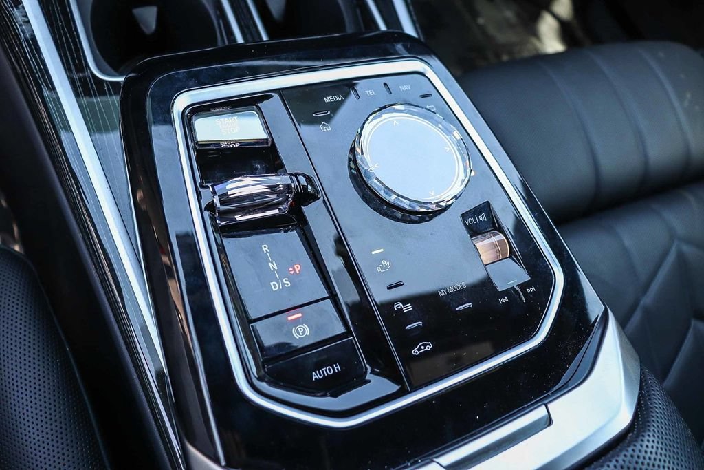 Used 2023 BMW 740i RWD image 20